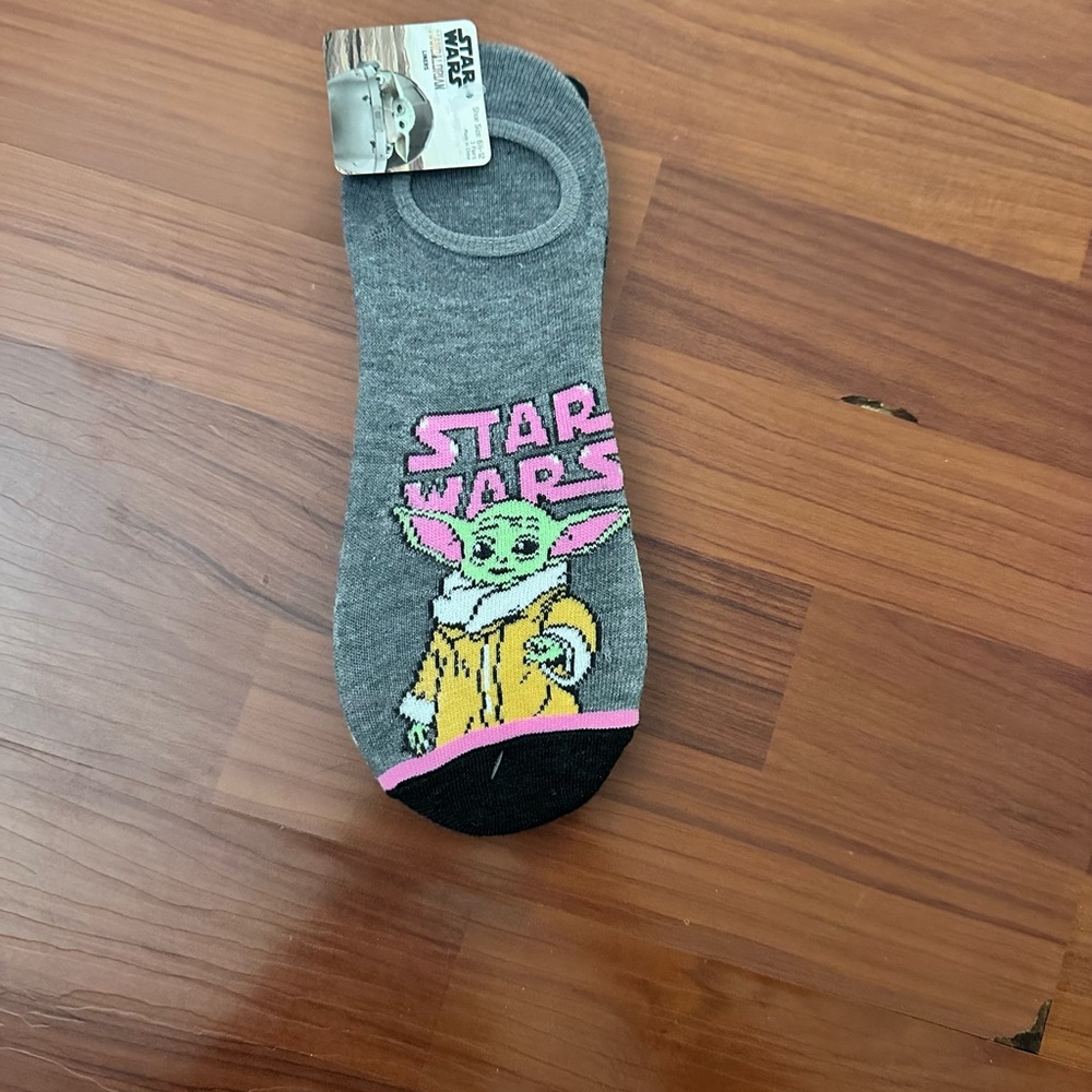 👓3 for $25👓  Star Wars Mandalorian Gray Socks with Pink Accents 3 pack